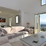 Acqua - Gorgeous Pool Villa, Stunning Sea Views, Helipad!